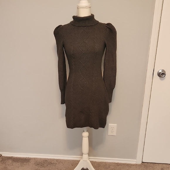 Chic Gray Knit Turtleneck Bodycon Sweater Dress with Puff Sleeves - Picture 1 of 5